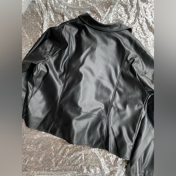 Torrid faux leather moto jacket/coat - Picture 9 of 9